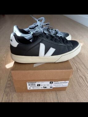 Veja Campo Sneakers Black Unisex Size 8